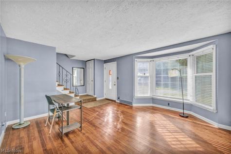 5171 Homewood Avenue Maple Heights OH 44137