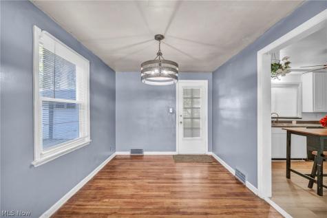 5171 Homewood Avenue Maple Heights OH 44137