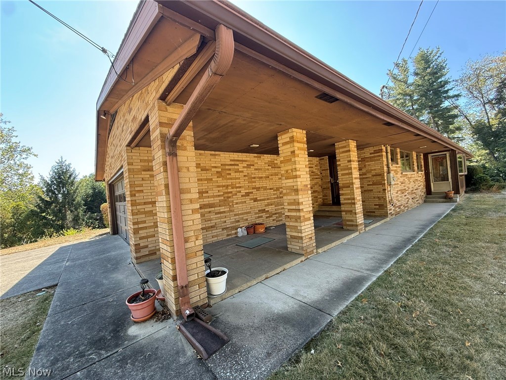 2902 Downeys Hill Drive NE Dover OH 44622