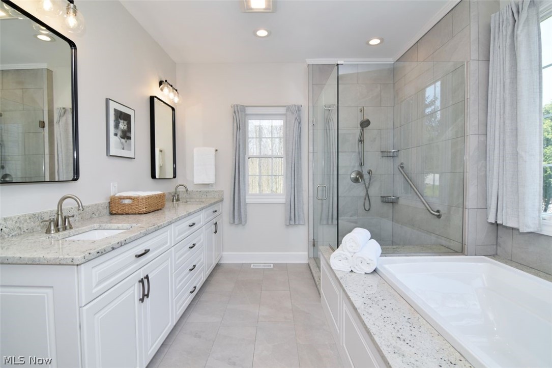 8118 Darbys Run Chagrin Falls OH 44023