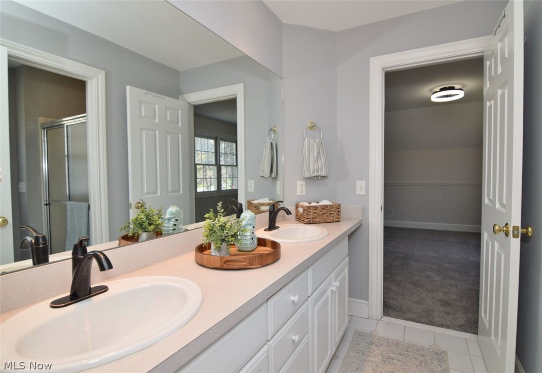 8118 Darbys Run Chagrin Falls OH 44023