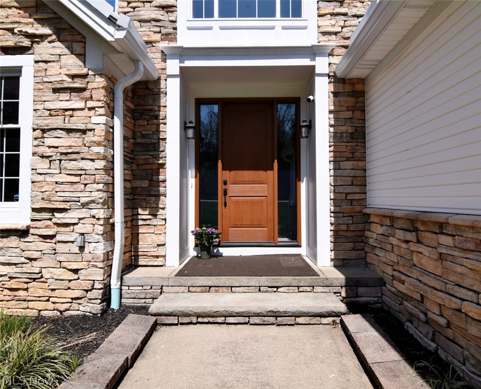 8118 Darbys Run Chagrin Falls OH 44023
