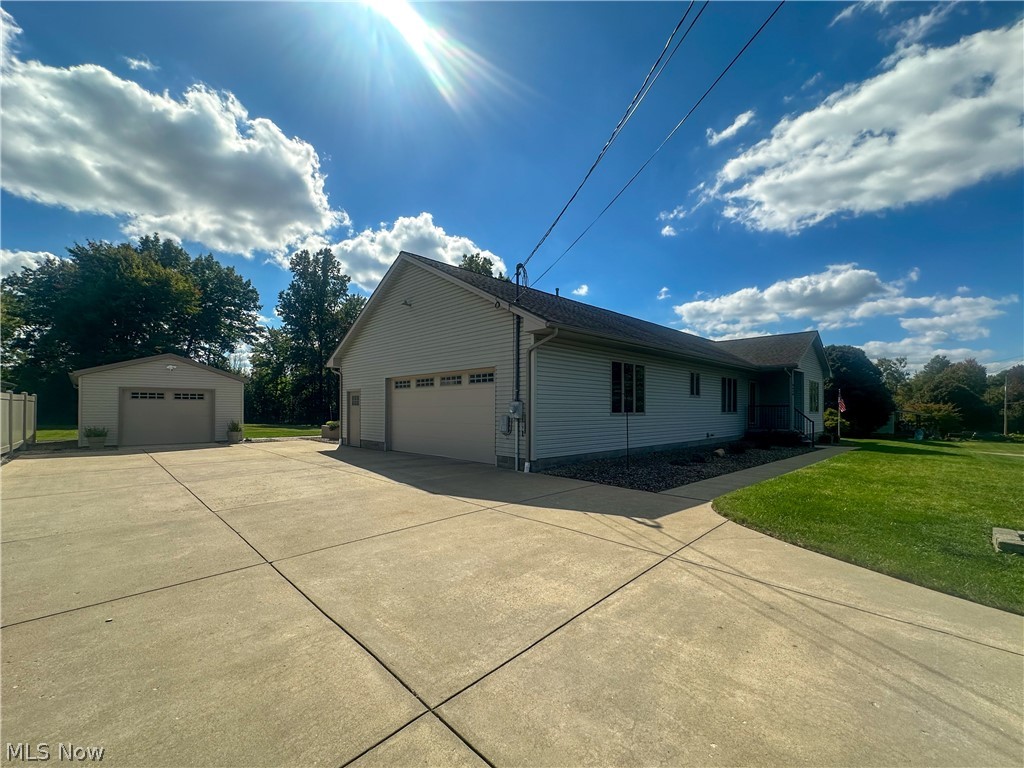 419 Secrist Lane Girard OH 44420