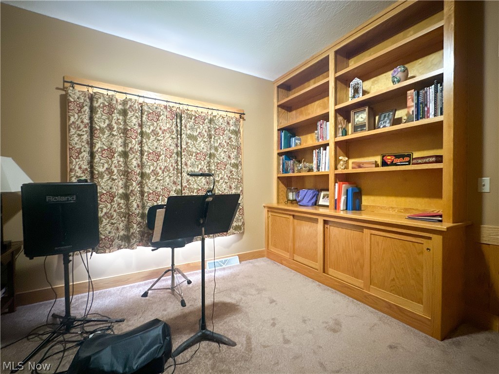 419 Secrist Lane Girard OH 44420