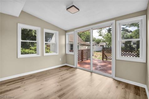 420 W Willowview Drive Akron OH 44319
