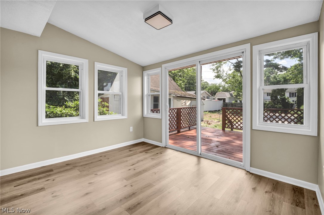 420 W Willowview Drive Akron OH 44319