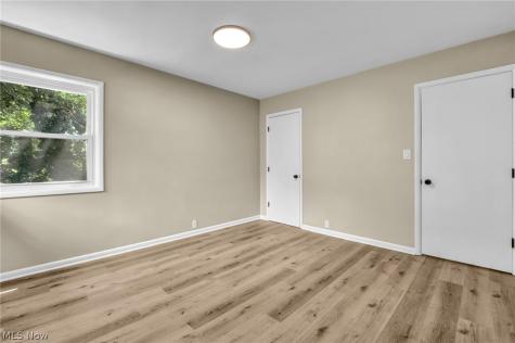 420 W Willowview Drive Akron OH 44319