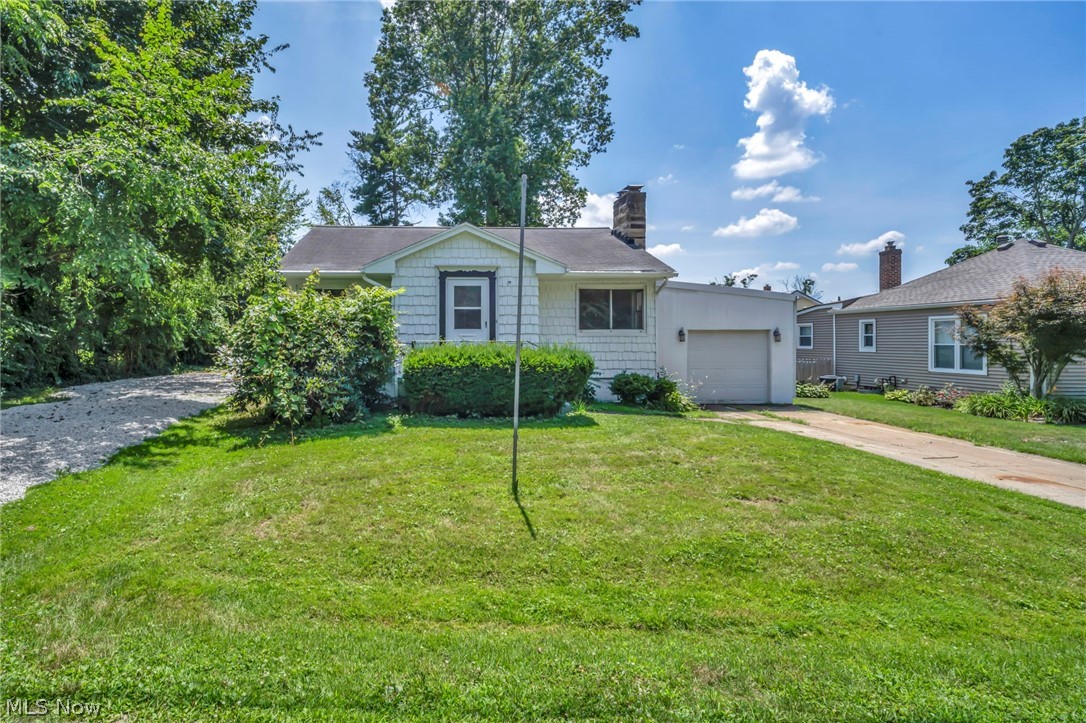 420 W Willowview Drive Akron OH 44319
