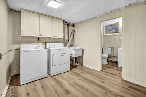 420 W Willowview Drive Akron OH 44319