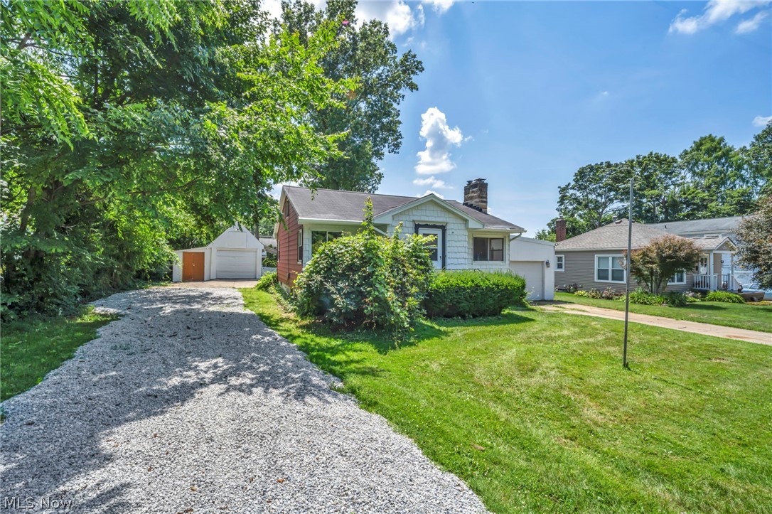 420 W Willowview Drive Akron OH 44319