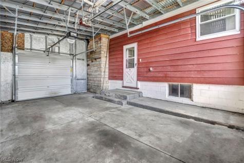 420 W Willowview Drive Akron OH 44319