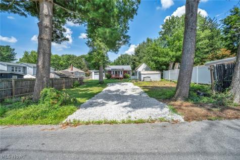 420 W Willowview Drive Akron OH 44319