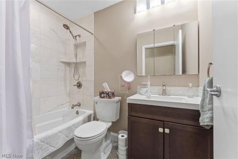 5923 Mills Creek Lane North Ridgeville OH 44039