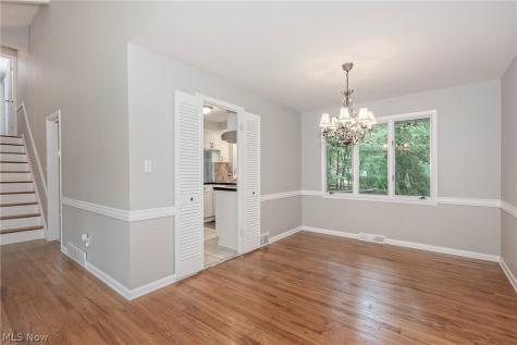 5512 Lansbury Lane Lyndhurst OH 44124