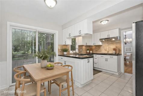 5512 Lansbury Lane Lyndhurst OH 44124