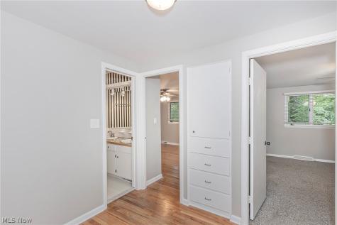 5512 Lansbury Lane Lyndhurst OH 44124