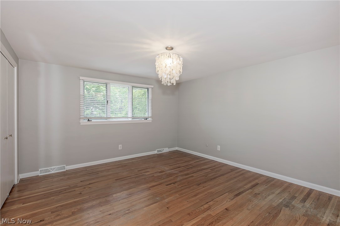 5512 Lansbury Lane Lyndhurst OH 44124