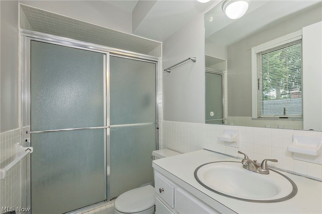 5512 Lansbury Lane Lyndhurst OH 44124