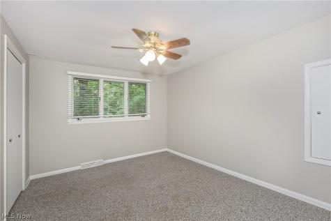 5512 Lansbury Lane Lyndhurst OH 44124