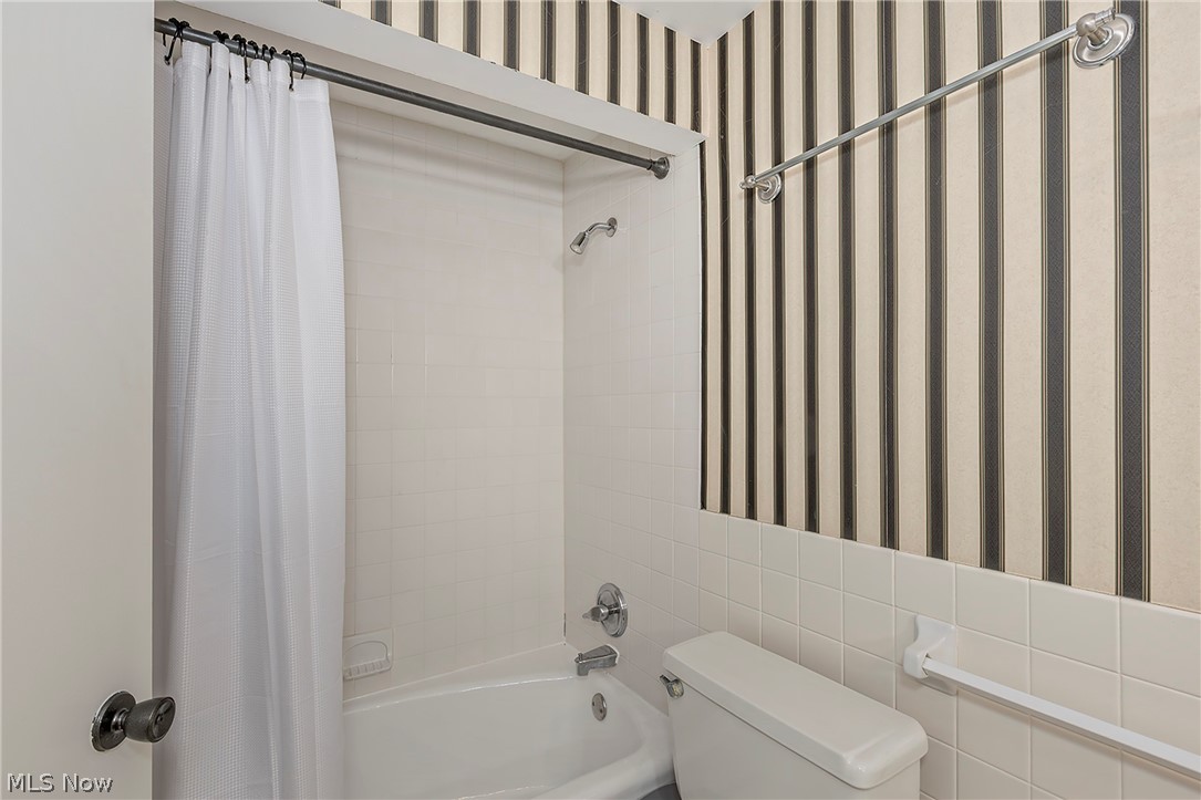 5512 Lansbury Lane Lyndhurst OH 44124
