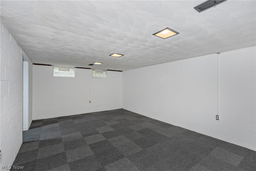5512 Lansbury Lane Lyndhurst OH 44124
