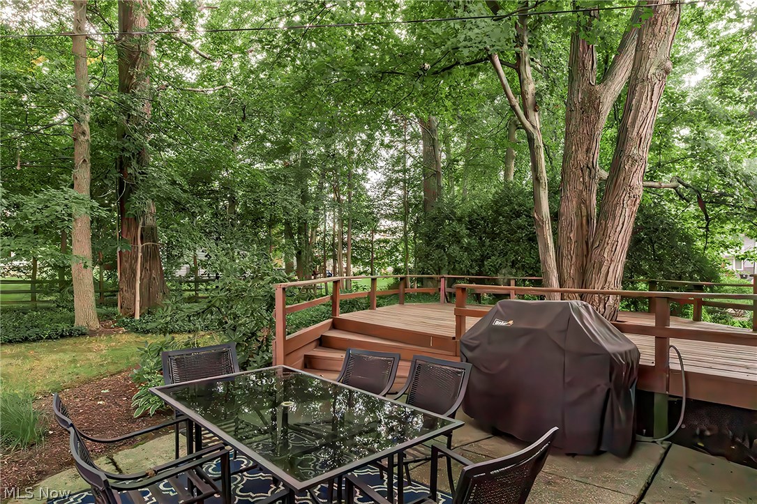 5512 Lansbury Lane Lyndhurst OH 44124