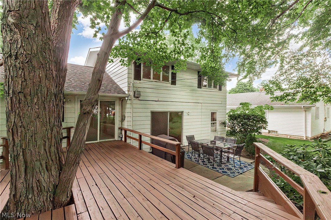 5512 Lansbury Lane Lyndhurst OH 44124