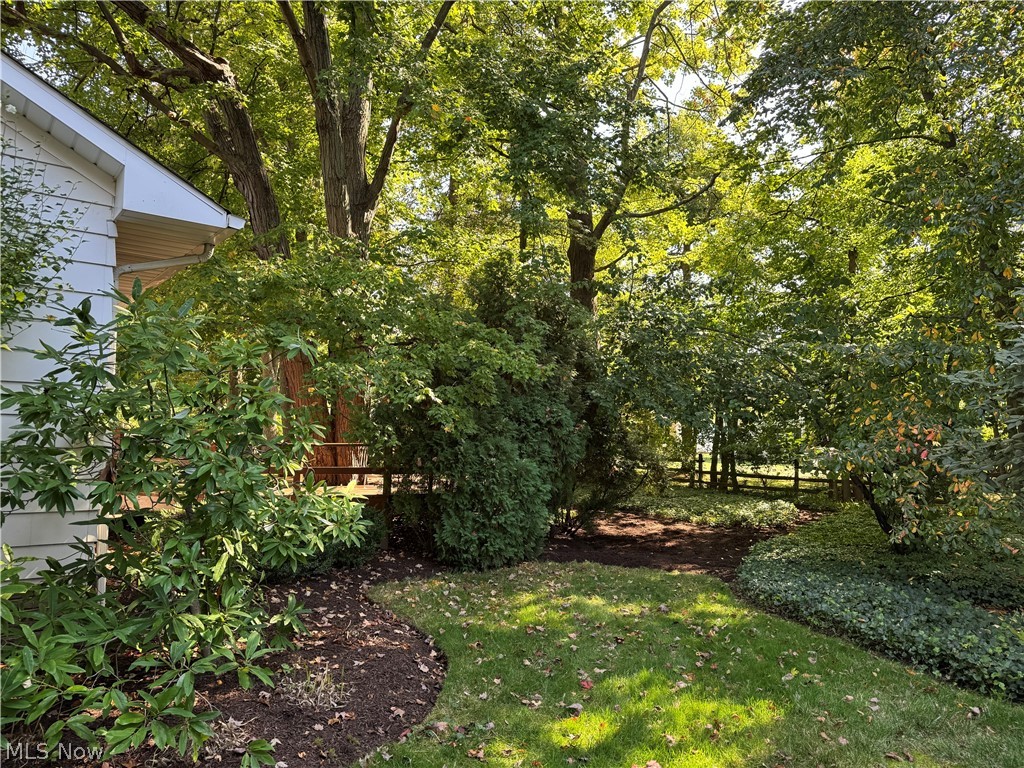 5512 Lansbury Lane Lyndhurst OH 44124