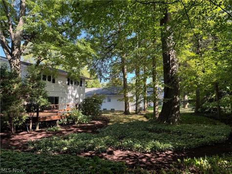 5512 Lansbury Lane Lyndhurst OH 44124