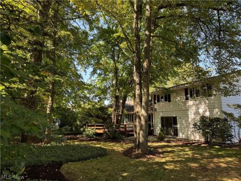 5512 Lansbury Lane Lyndhurst OH 44124
