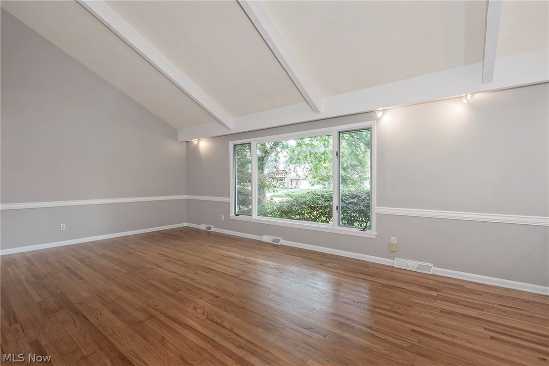 5512 Lansbury Lane Lyndhurst OH 44124
