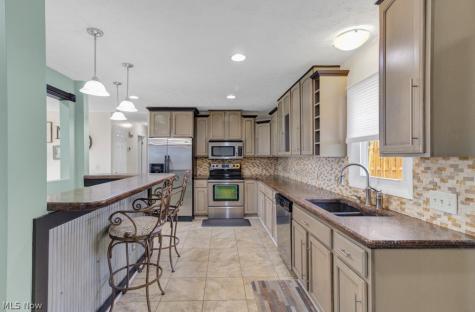 251 E Mohawk Drive Malvern OH 44644