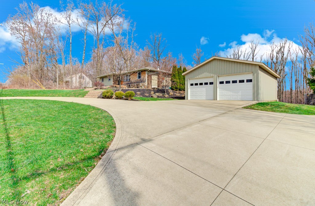 251 E Mohawk Drive Malvern OH 44644