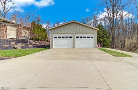 251 E Mohawk Drive Malvern OH 44644
