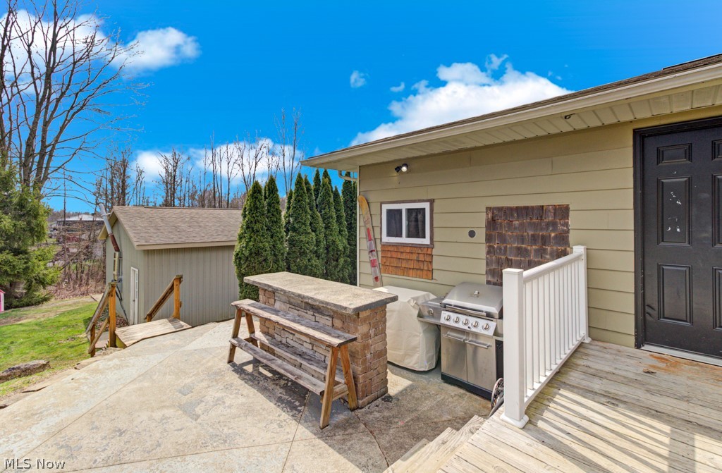 251 E Mohawk Drive Malvern OH 44644