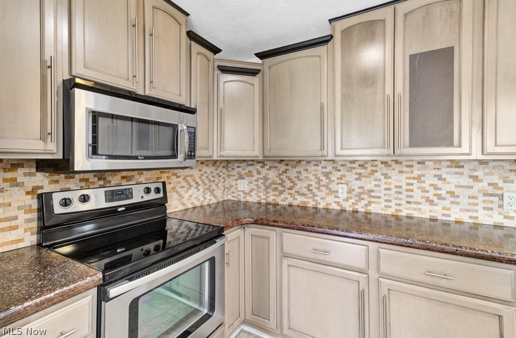 251 E Mohawk Drive Malvern OH 44644