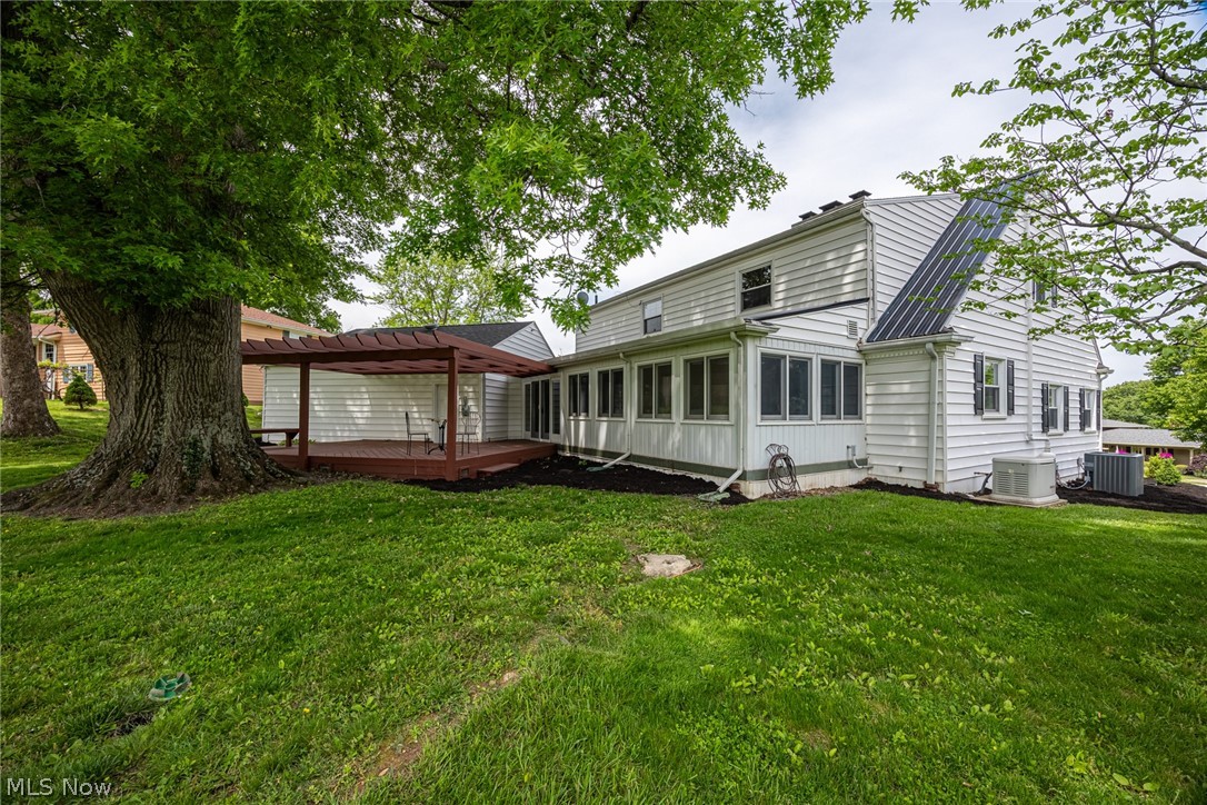 1691 Knob Hill Drive Coshocton OH 43812