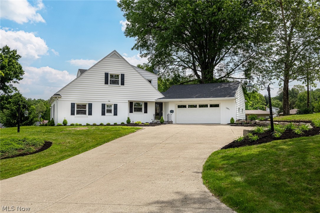 1691 Knob Hill Drive Coshocton OH 43812