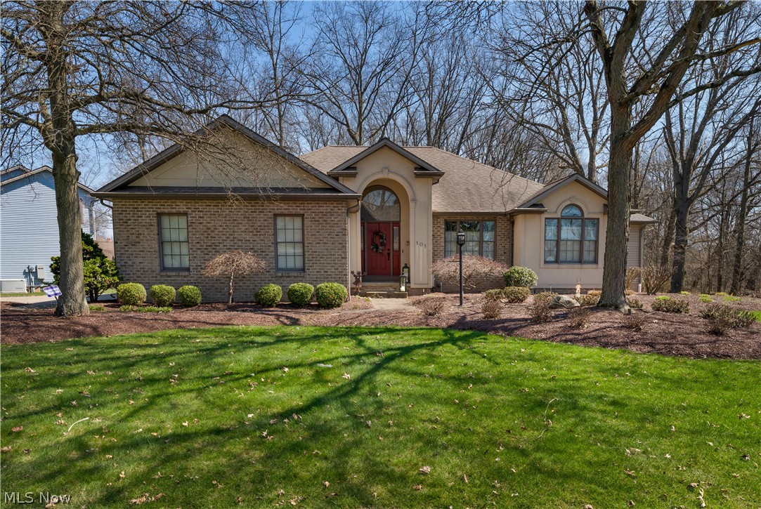 101 Pin Oak Place Campbell OH 44405