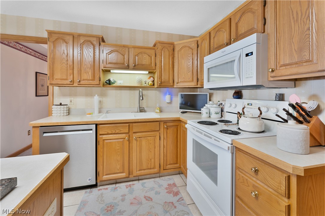 101 Pin Oak Place Campbell OH 44405