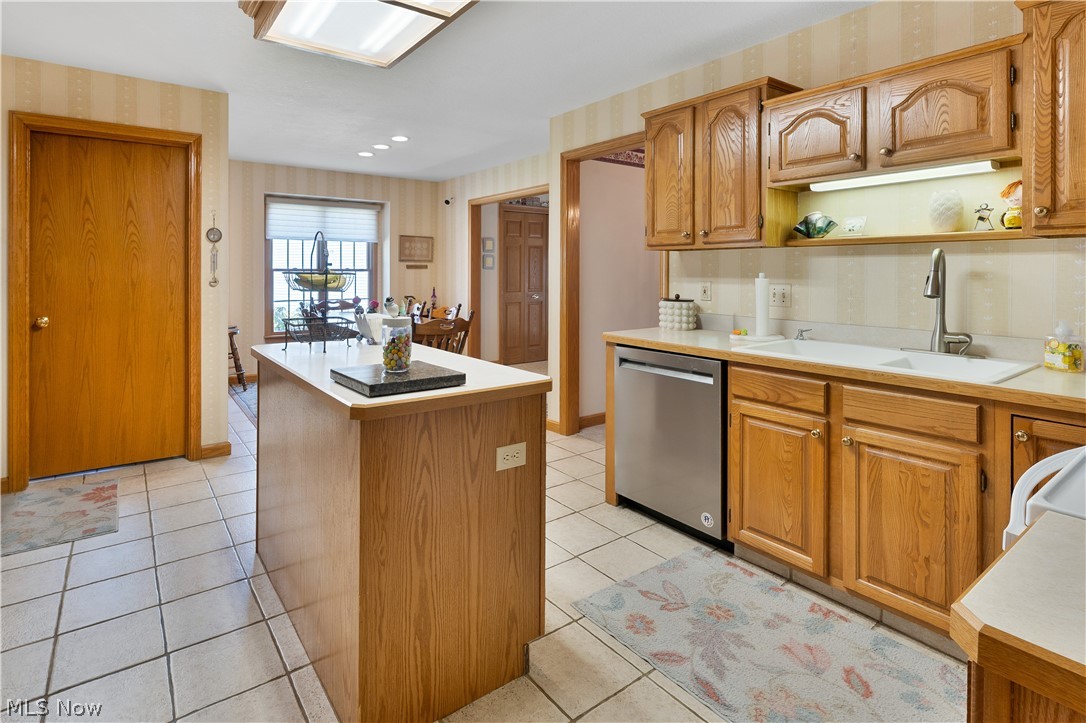 101 Pin Oak Place Campbell OH 44405