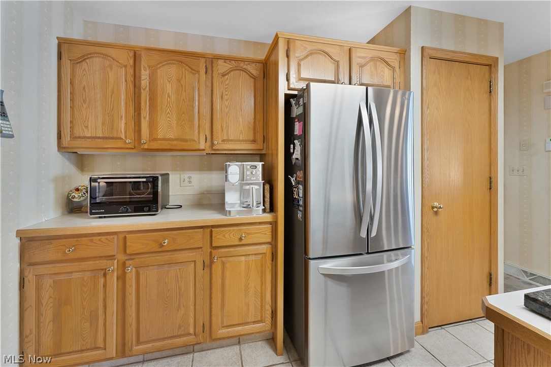 101 Pin Oak Place Campbell OH 44405
