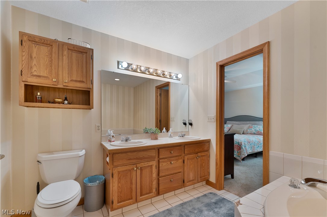 101 Pin Oak Place Campbell OH 44405