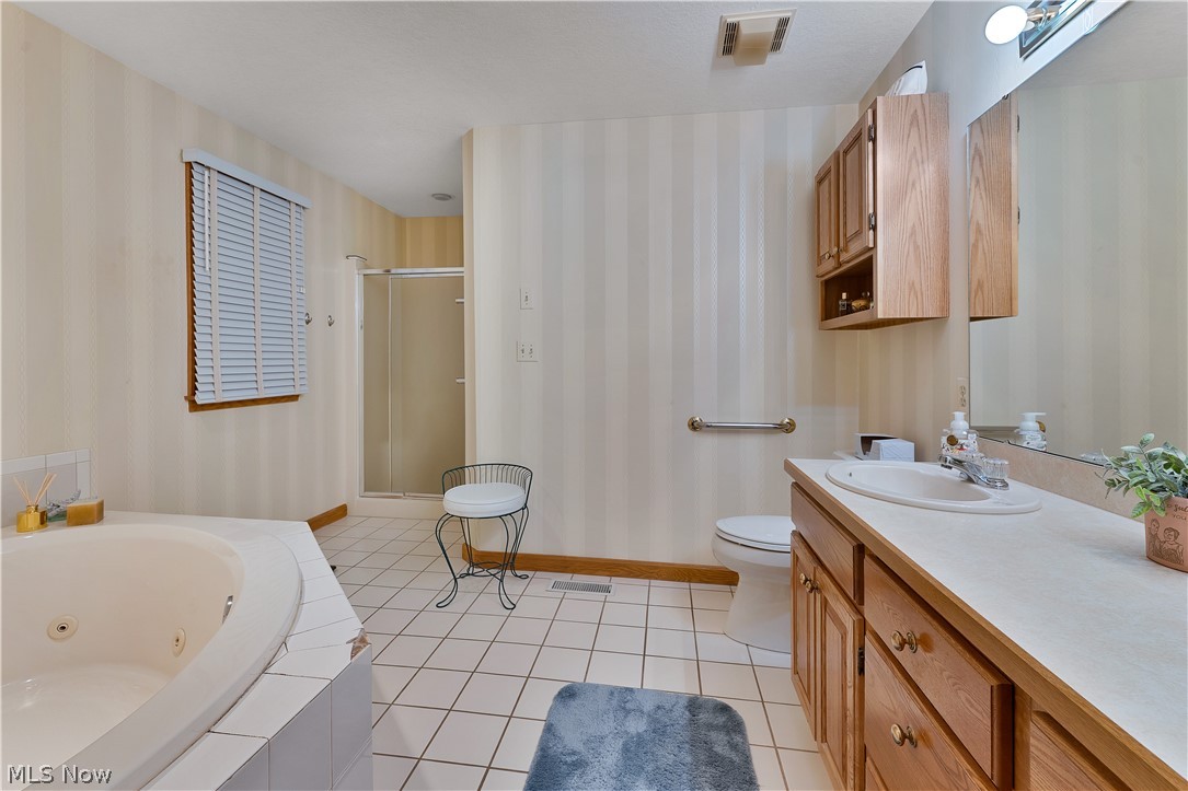 101 Pin Oak Place Campbell OH 44405