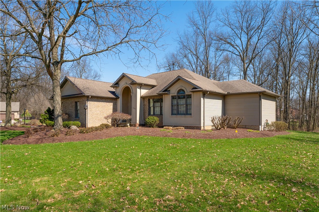 101 Pin Oak Place Campbell OH 44405