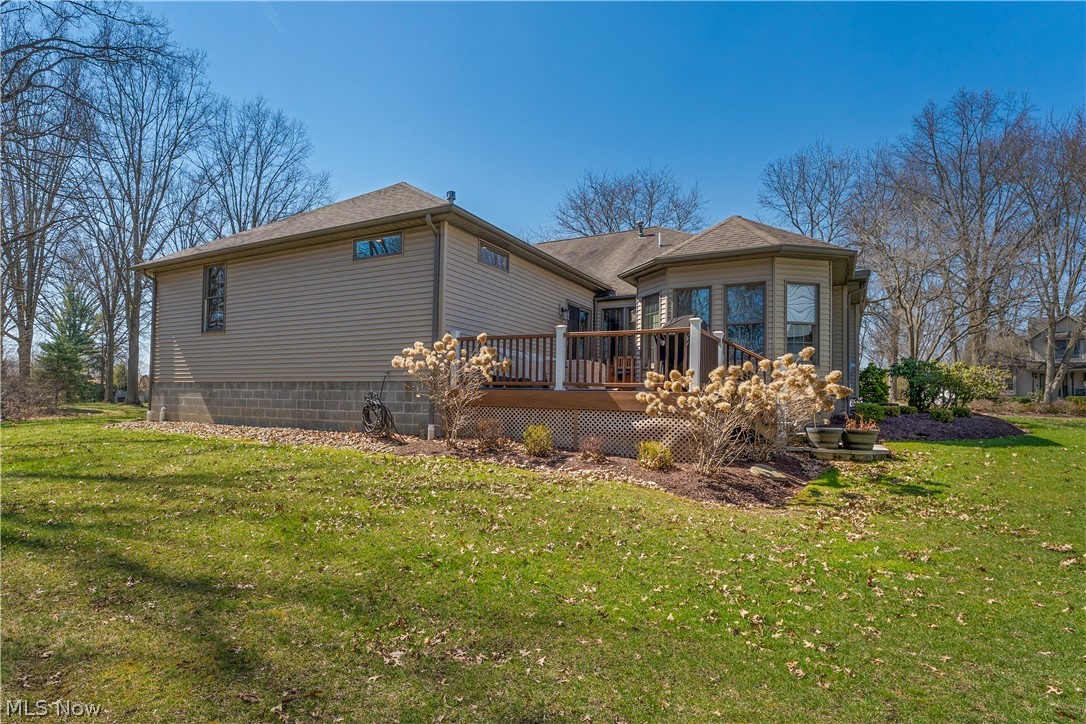 101 Pin Oak Place Campbell OH 44405