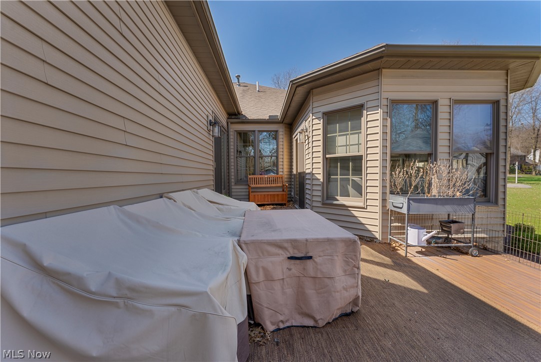 101 Pin Oak Place Campbell OH 44405