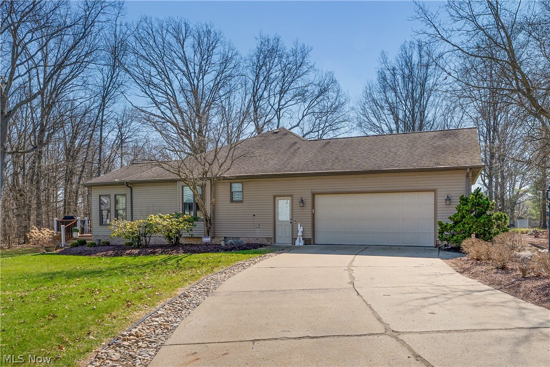 101 Pin Oak Place Campbell OH 44405