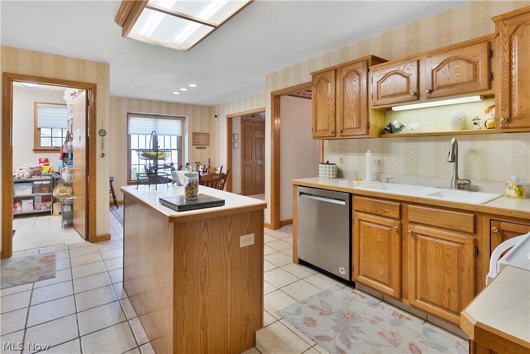 101 Pin Oak Place Campbell OH 44405