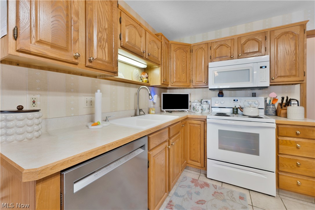101 Pin Oak Place Campbell OH 44405